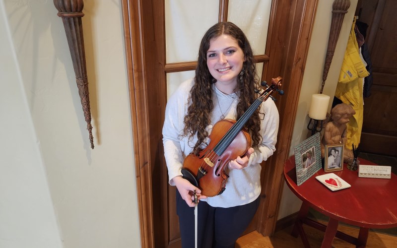 abolir jerarquía Anual La orquesta de Wood River presentará a un violinista de instituto